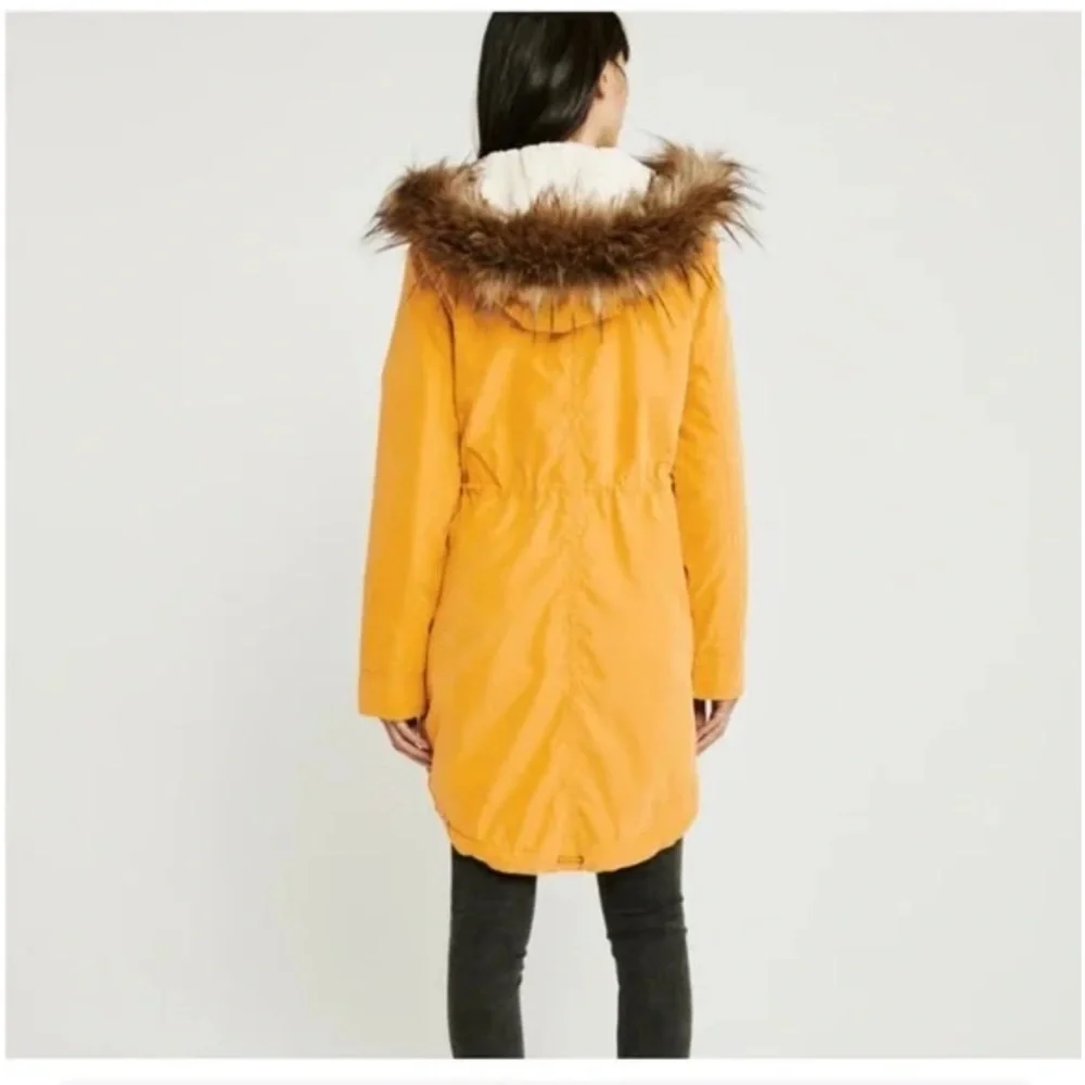 Abercrombie & Fitch Coat Womens Medium Yellow Full Zip Sherpa Lined Parka‎